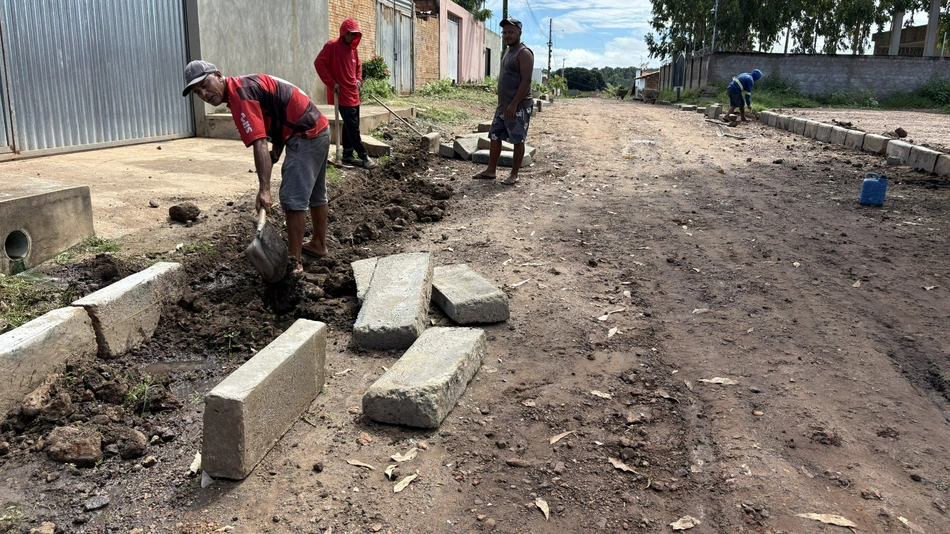 Prefeitura de Esperantina acelera pavimentação e transforma ruas do bairro Novo Milênio