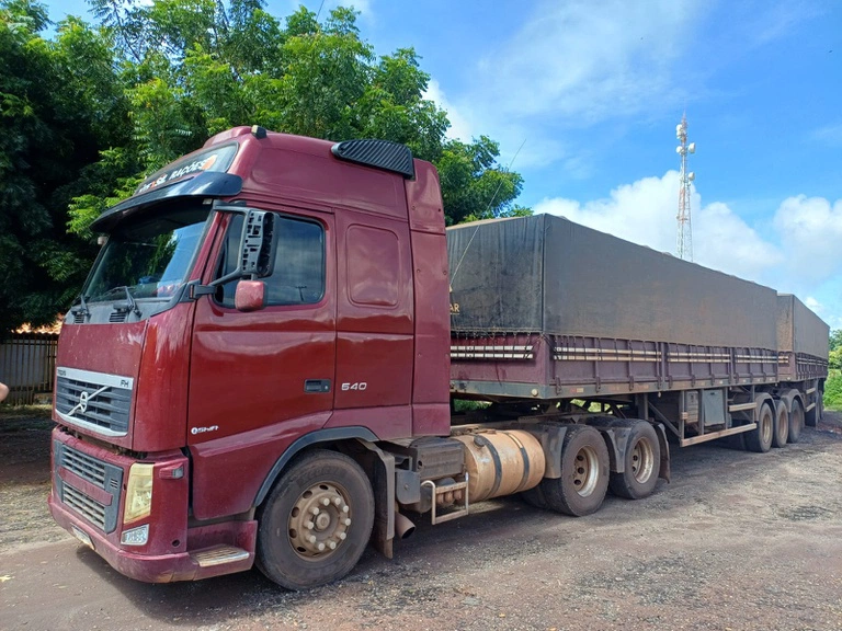 Veículo de carga com quase 100 toneladas e outras irregularidades em Picos