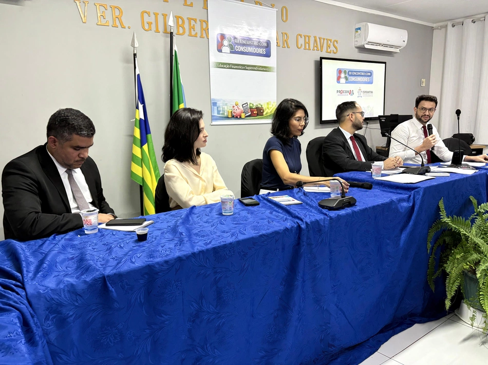 PROCON de Esperantina realiza III Encontro com Consumidores na Câmara Municipal
