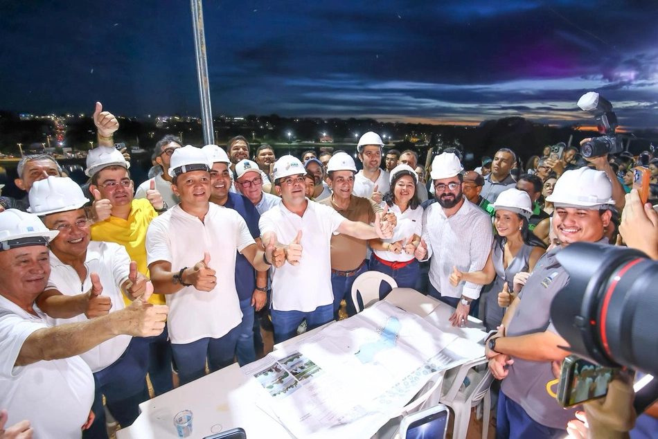 Rafael Fonteles inaugura arena esportiva e visita obra de urbanização em Água Branca