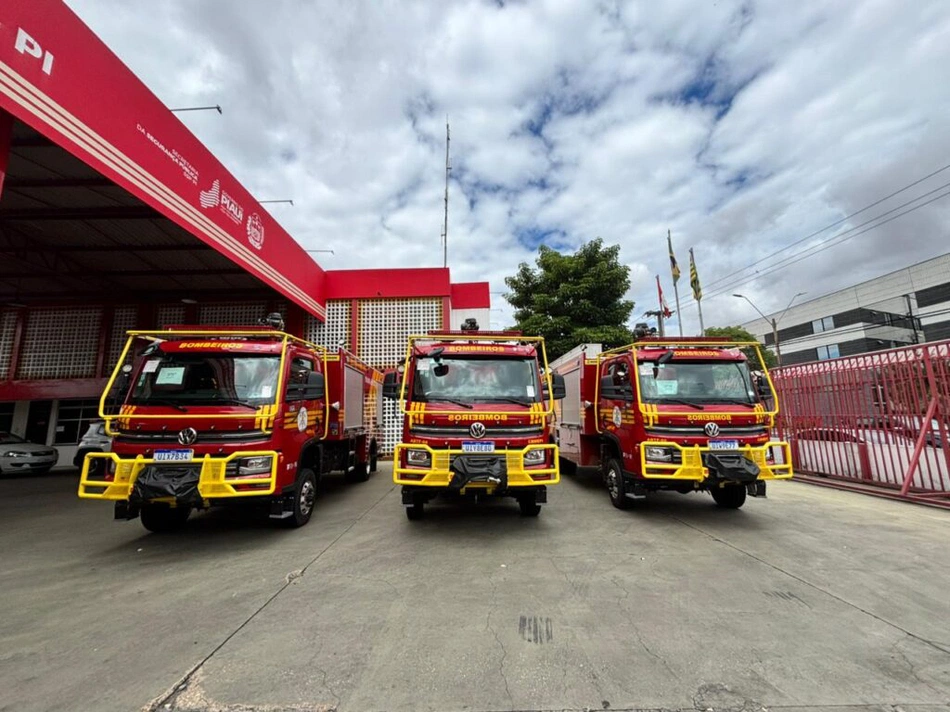 Corpo de Bombeiros do Piauí recebe 24 novos veículos para reforçar combate a incêndios