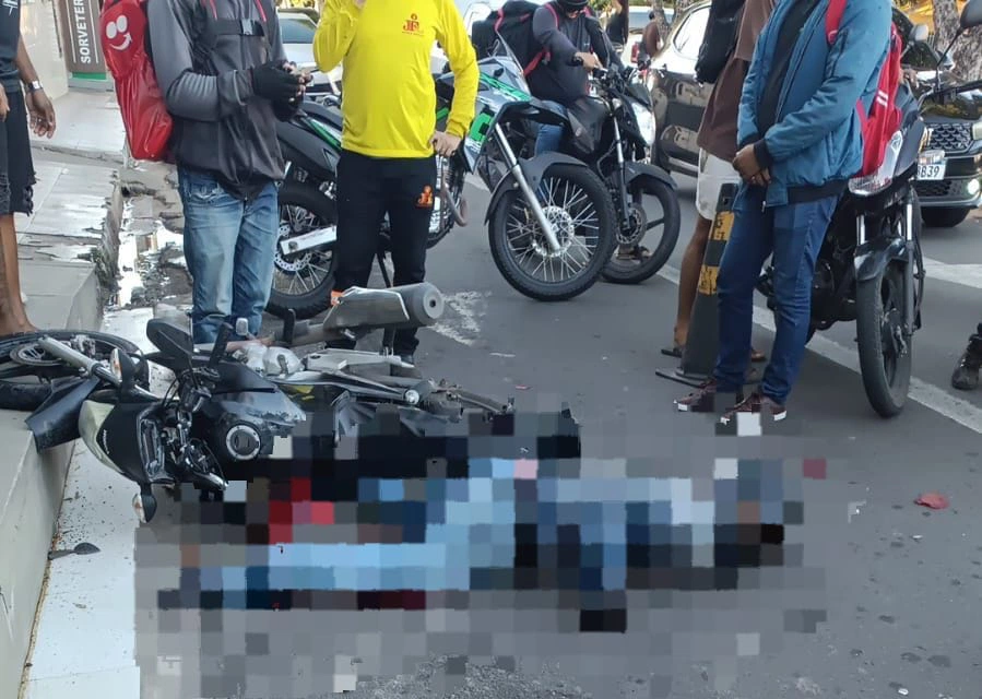 Motociclista morre após ser atingido por caminhão em avenida no bairro Dirceu I em Teresina
