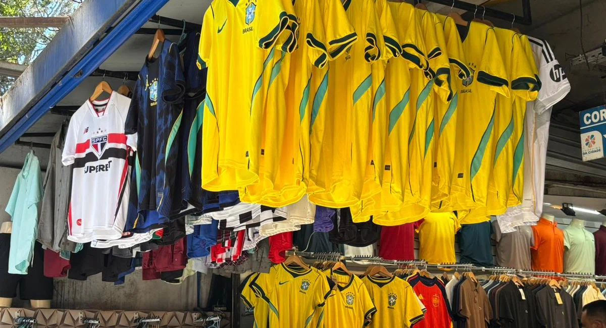 Busca por camisas da seleção brasileira movimentam as vendas do Shopping da Cidade de Teresina