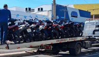 Strans recolhe 14 veículos em situação irregular durante ação em Teresina