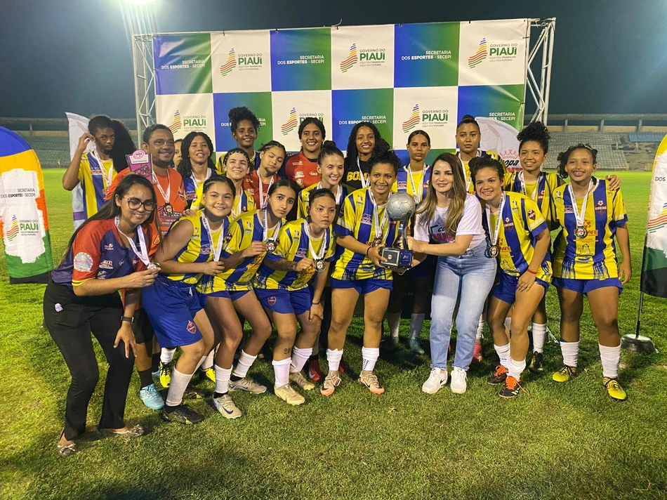Rafael Fonteles institui lei que amplia participação feminina no esporte piauiense