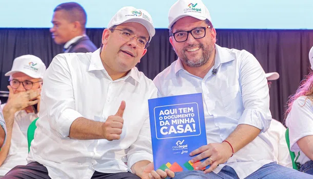 Rafael Fonteles entrega 945 registros de imóveis na zona sudeste de Teresina