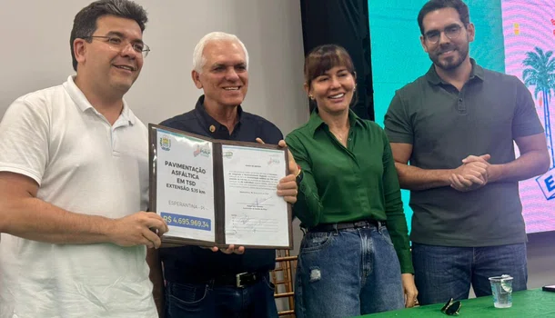 Rafael Fonteles assina ordens de serviço para obras estruturantes em Esperantina