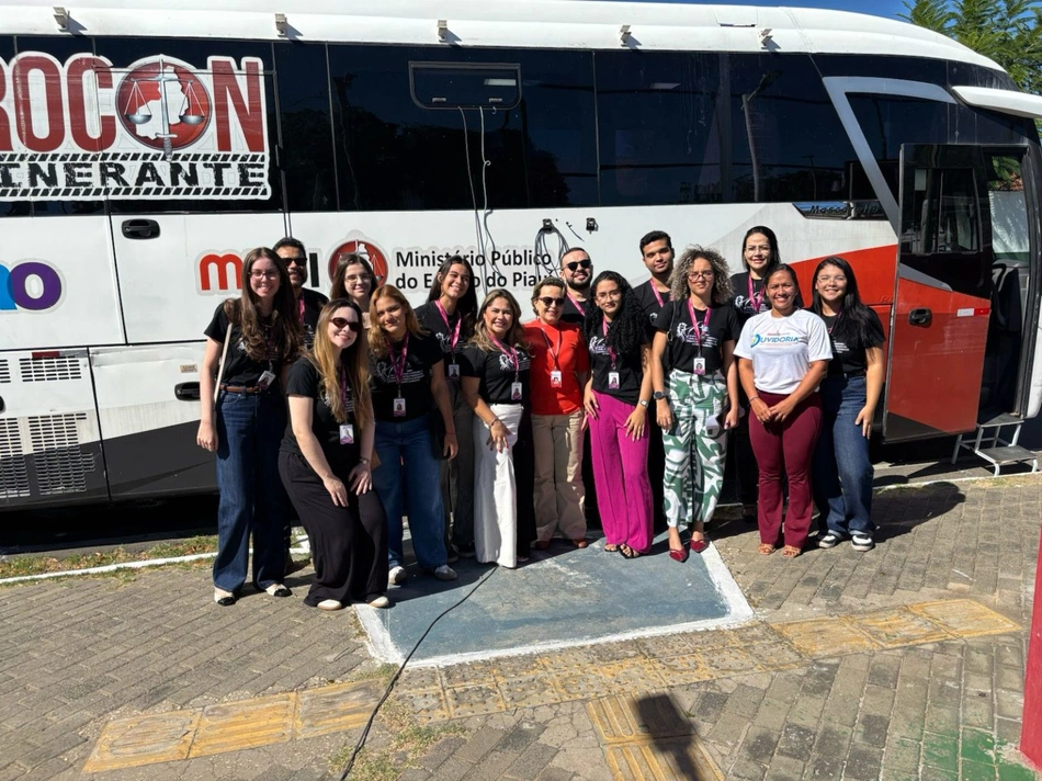 Procon Itinerante e Ouvidoria realizam atendimentos aos moradores do bairro Mafrense em Teresina
