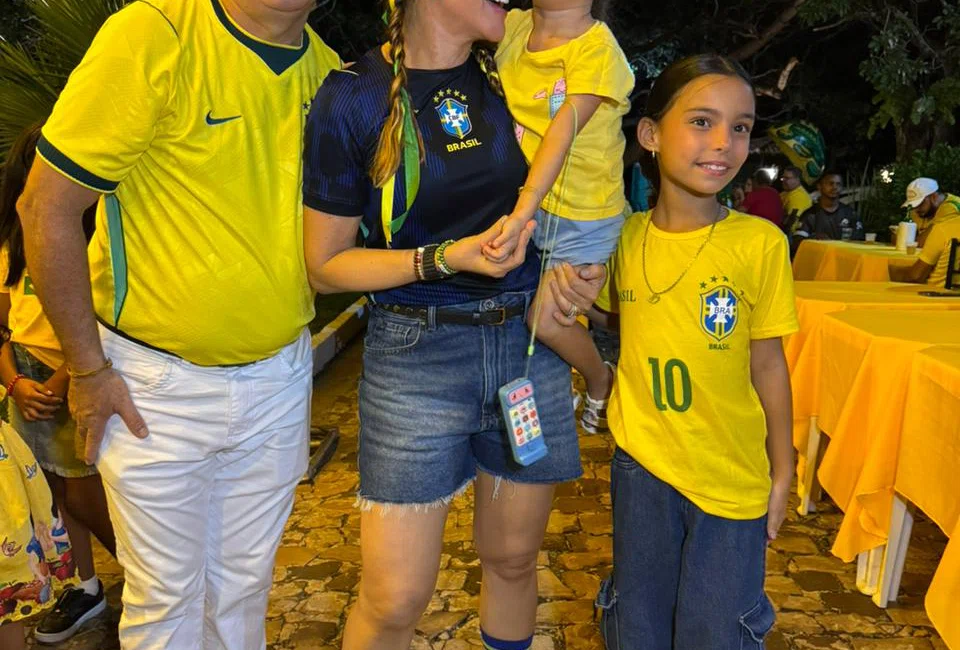 Prefeita Ivanária Sampaio comemora aniversário ao lado de amigos