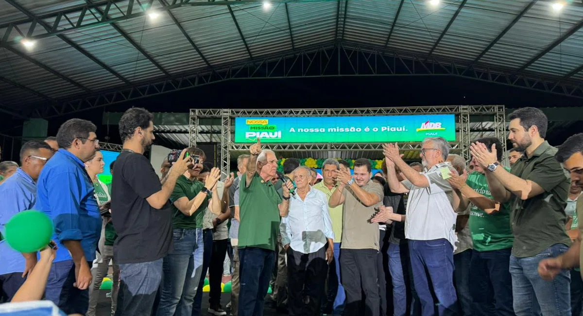Ginásio Dídimo de Castro fica lotado durante lançamento das pré-candidaturas de Themistocles Filho e Marco