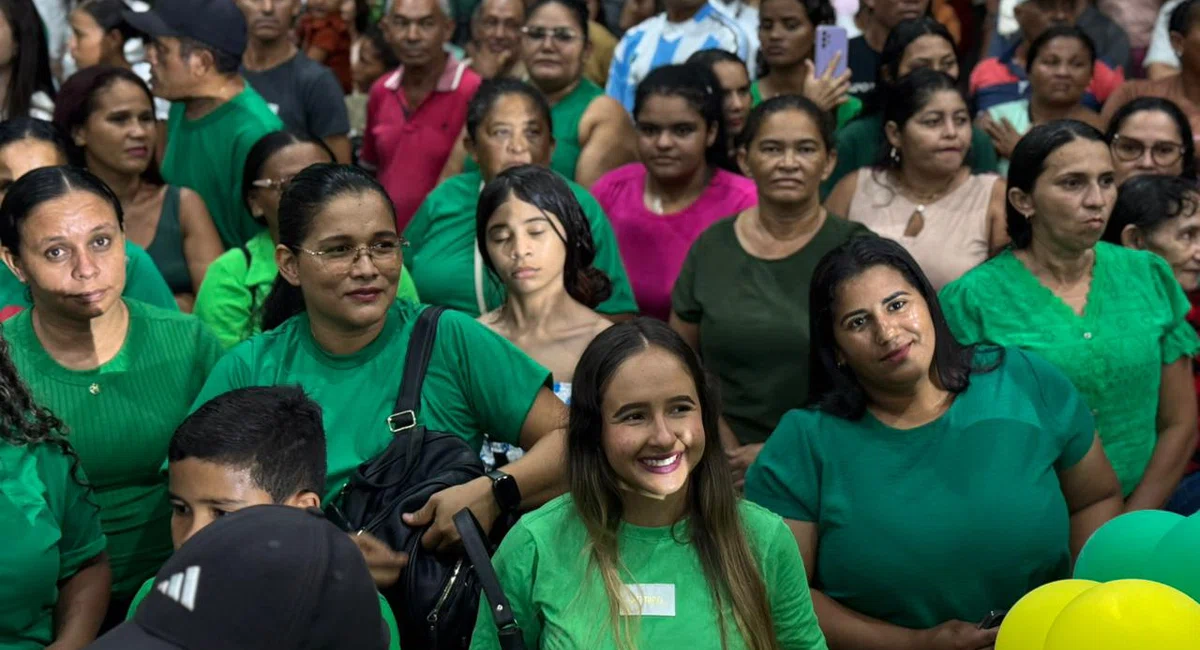Ginásio Dídimo de Castro fica lotado durante lançamento das pré-candidaturas de Themistocles Filho e Marco