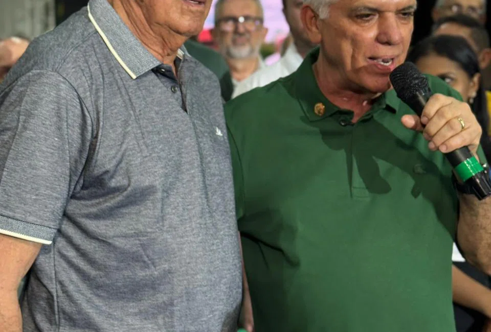 Ginásio Dídimo de Castro fica lotado durante lançamento das pré-candidaturas de Themistocles Filho e Marco