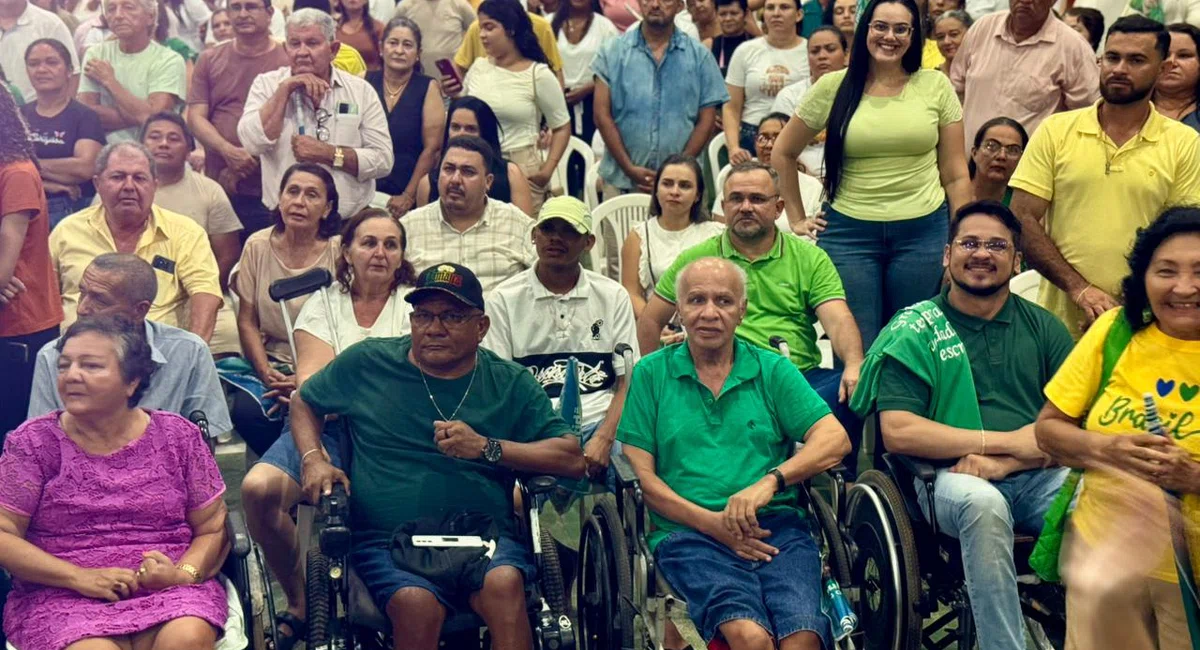 Ginásio Dídimo de Castro fica lotado durante lançamento das pré-candidaturas de Themistocles Filho e Marco
