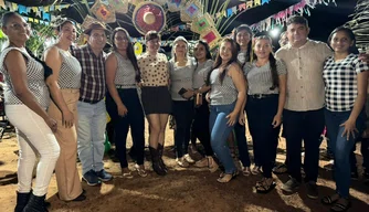 Ivanária Sampaio prestigia Arraiá da Escola Ricardo Francisco de Amorim em Esperantina