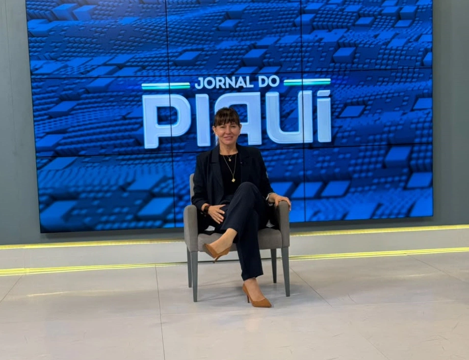 Prefeita Ivanária Sampaio participa de entrevistas em Teresina para divulgar São João da Esperança