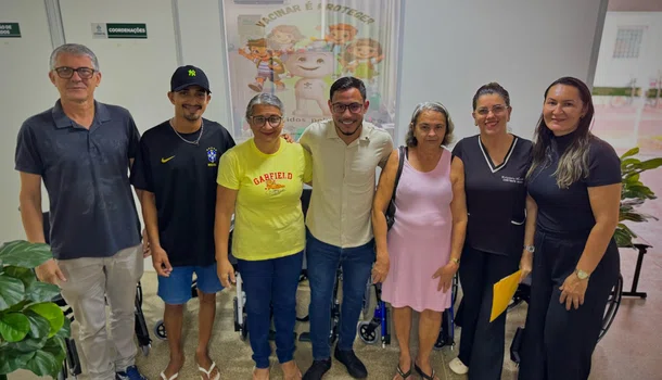 Secretaria Municipal de Saúde de Esperantina realiza entrega de cadeiras de rodas e fortalece ações de inc