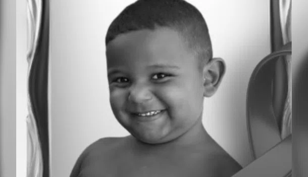 Criança de 3 anos atingida por tiro acidental morre no Hospital de Urgência de Teresina