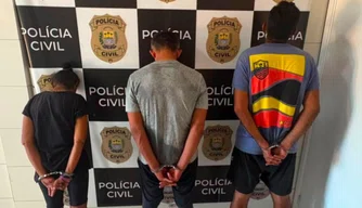 Polícia Civil prende três pessoas e apreende 281 pedras de crack em Teresina
