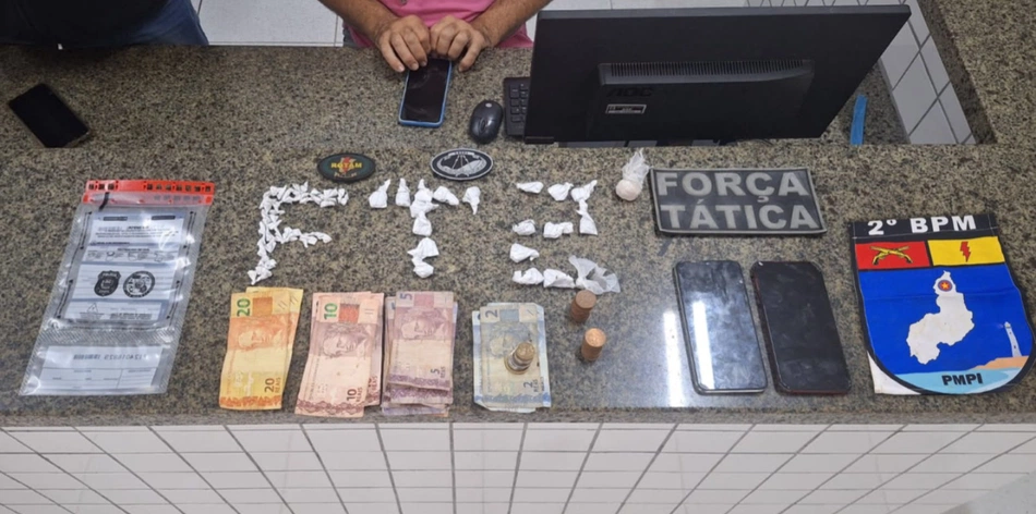 Polícia Militar prende dois suspeitos de tráfico e apreende drogas em flagrante no litoral do Piauí