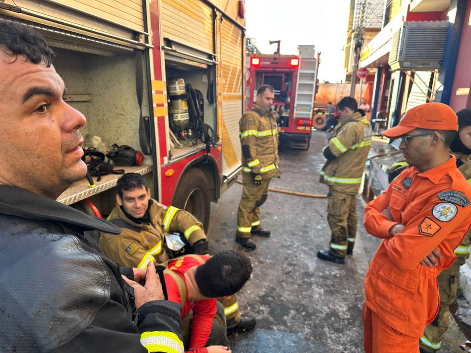 Incêndio atinge depósito de bebidas durante a madrugada em Piracuruca
