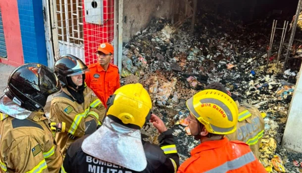 Incêndio atinge depósito de bebidas durante a madrugada em Piracuruca