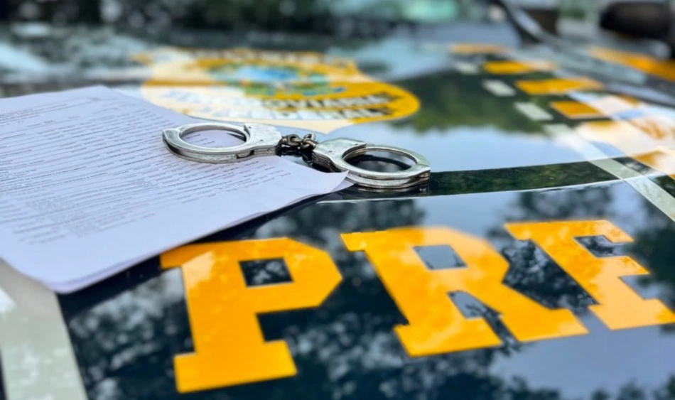 PRF prende homem suspeito de homicídio durante fiscalização em Picos