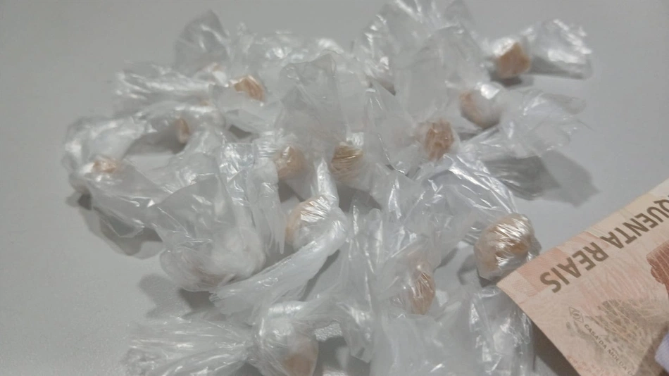 Polícia Militar conduz suspeitos de tráfico de drogas na zona Sudeste de Teresina