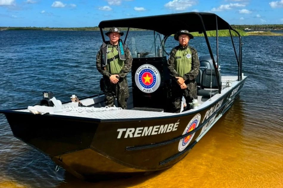 Polícia Militar intensifica ações de segurança no litoral com embarcação no Piauí