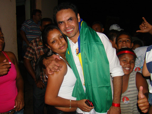 Além dos jovens compareceram também vários professores (Imagem:Reprodução) Além dos jovens compareceram também vários professores (Imagem:Reprodução)