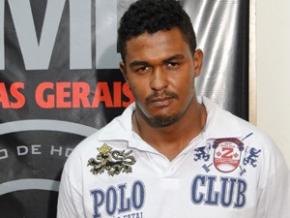 Clayton da Silva Gomes, ex-motorista de Bruno é baleado na Grande BH (Imagem:Reprodução) Clayton da Silva Gomes, ex-motorista de Bruno é baleado na Grande BH (Imagem:Reprodução)