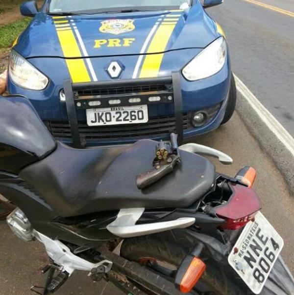 Arma apreendida pela PRF.(Imagem:Reprodução) Arma apreendida pela PRF.(Imagem:Reprodução)