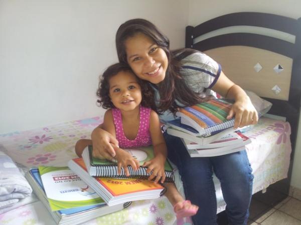 Bruna foi mãe aos 15 e, aos 17, novamente grávida, vai fazer o Enem.(Imagem:Reprodução) Bruna foi mãe aos 15 e, aos 17, novamente grávida, vai fazer o Enem.(Imagem:Reprodução)