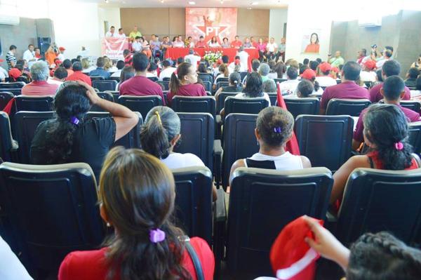 Comemoração dos 34 anos do Partido dos Trabalhadores, o Diretório Regional do partido no município de Piripiri(Imagem:Divulgação) Comemoração dos 34 anos do Partido dos Trabalhadores, o Diretório Regional do partido no município de Piripiri(Imagem:Divulgação)