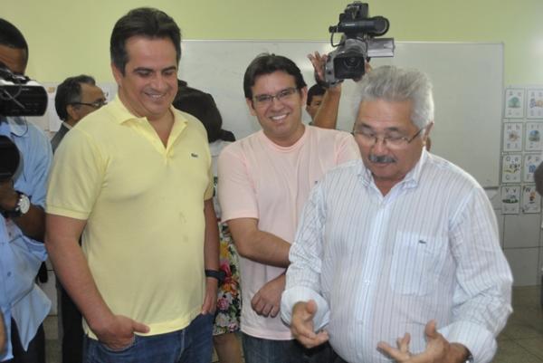 Elmano Férrer na companhia de Marllos Sampaio e Ciro Nogueira(Imagem:Reprodução) Elmano Férrer na companhia de Marllos Sampaio e Ciro Nogueira(Imagem:Reprodução)