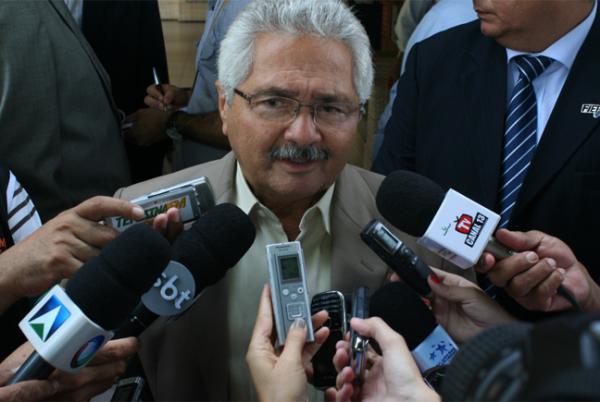 Elmano Férrer (PTB)(Imagem:Reprodução) Elmano Férrer (PTB)(Imagem:Reprodução)