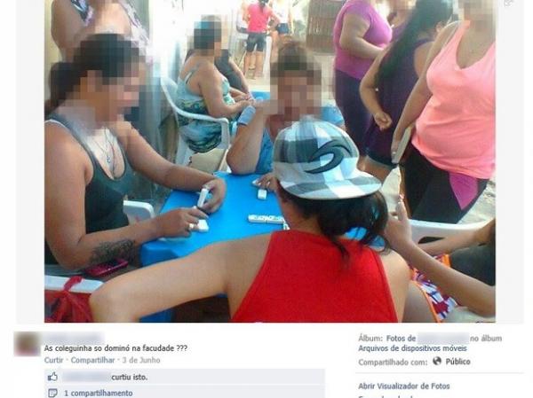 Em fotos postadas no Facebook, presas aparecem jogando dominó(Imagem:Reprodução) Em fotos postadas no Facebook, presas aparecem jogando dominó(Imagem:Reprodução)