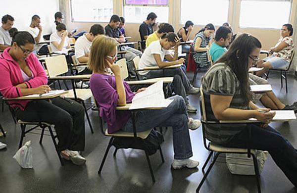 Erros de português serão punidos com maior rigor no Enem 2013(Imagem:Reprodução) Erros de português serão punidos com maior rigor no Enem 2013(Imagem:Reprodução)