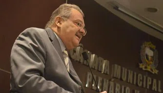 Inácio Carvalho critica falta de política ambiental em Teresina