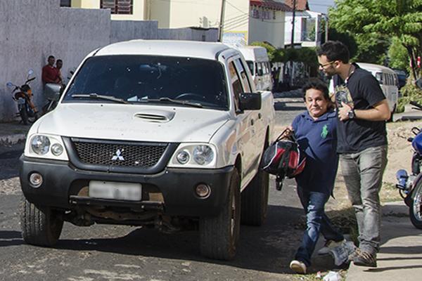 José Monção é preso pela polícia(Imagem:Blog do Coveiro) José Monção é preso pela polícia(Imagem:Blog do Coveiro)