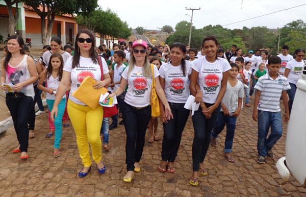 Jovens de Jatobá do Piauí realiza caminhada contra violência no trânsito(Imagem:Divulgação) Jovens de Jatobá do Piauí realiza caminhada contra violência no trânsito(Imagem:Divulgação)