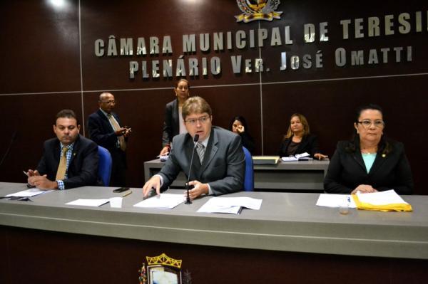 Mesa diretora da CMT com Rodrigo Martins ao centro(Imagem:Reprodução)