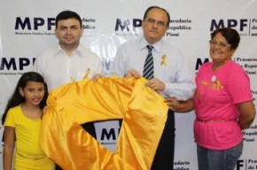 Ministério Público Federal no Piauí participa da Campanha Novembro Dourado