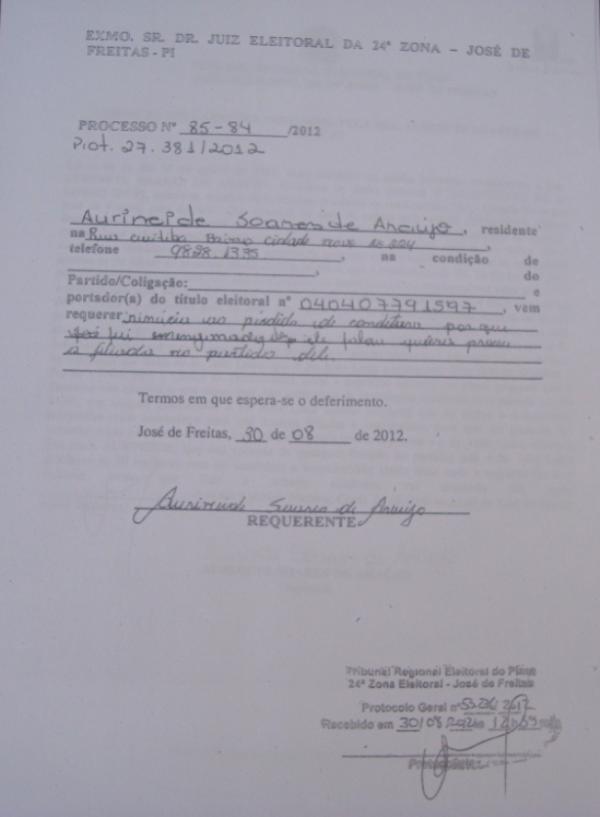 Ofício em que Aurineide pede ao juiz eleitoral a renúncia de sua candidatura(Imagem:Reprodução) Ofício em que Aurineide pede ao juiz eleitoral a renúncia de sua candidatura(Imagem:Reprodução)