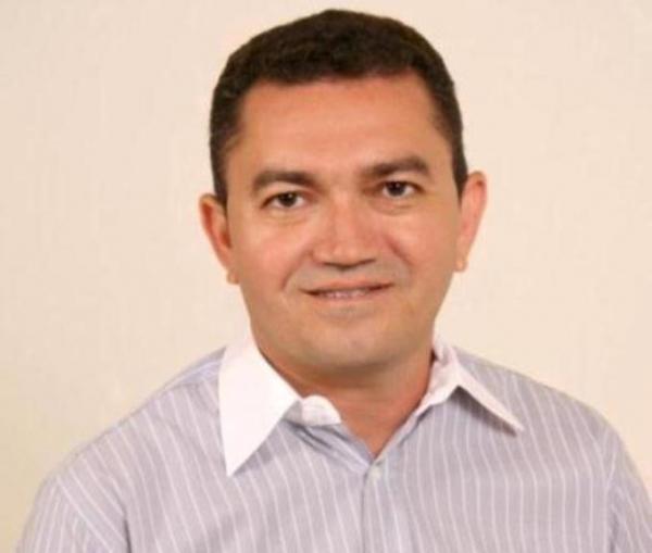 Padre Walmir divulga nota explicando decisão de ingressar na política(Imagem:Reprodução) Padre Walmir divulga nota explicando decisão de ingressar na política(Imagem:Reprodução)