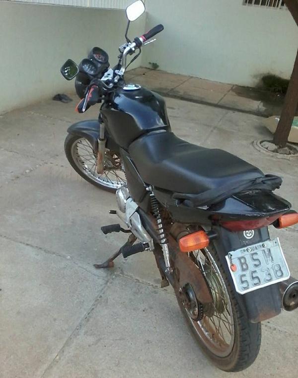 Polícia encontra moto abandonada em Valença(Imagem:Reprodução) Polícia encontra moto abandonada em Valença(Imagem:Reprodução)