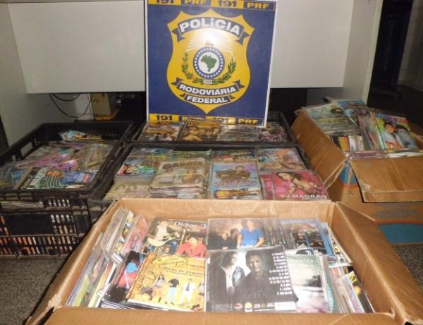 Polícia Rodoviária apreende mais de 5 mil CDs e DVDs(Imagem:Reprodução)