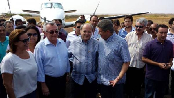 Presença de Sílvio Mendes e Zé Filho em evento do PMDB reforça aliança para 2014(Imagem:Reprodução)