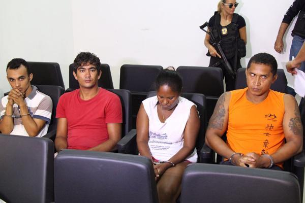 Presos na operação(Imagem:Lucas Dias) Presos na operação(Imagem:Lucas Dias)