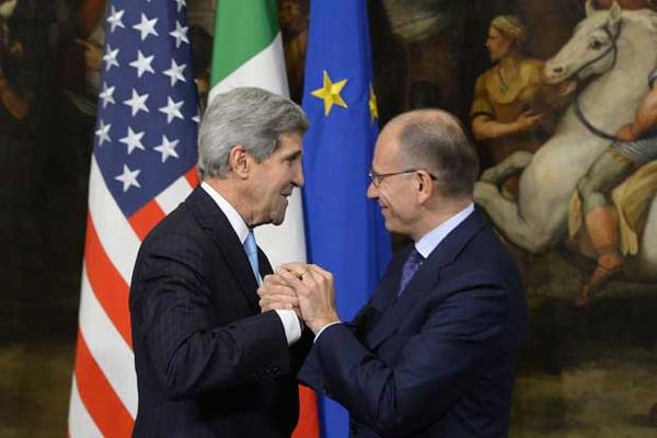 Secretário de Estado dos EUA John Kerry com o primeiro-ministro italiano Enrico Letta antes de uma reunião .(Imagem:Reprodução) Secretário de Estado dos EUA John Kerry com o primeiro-ministro italiano Enrico Letta antes de uma reunião .(Imagem:Reprodução)
