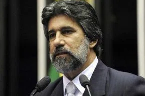 Senador Valdir Raupp, vice-presidente do PMDB